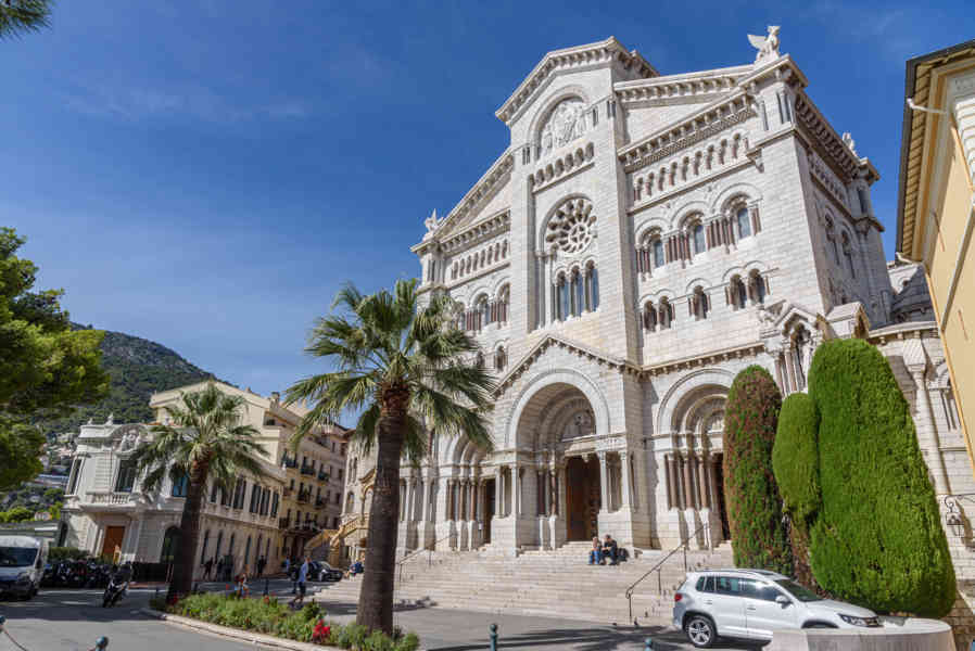 Principado de Mónaco 19 - Montecarlo - catedral de San Nicolás.jpg